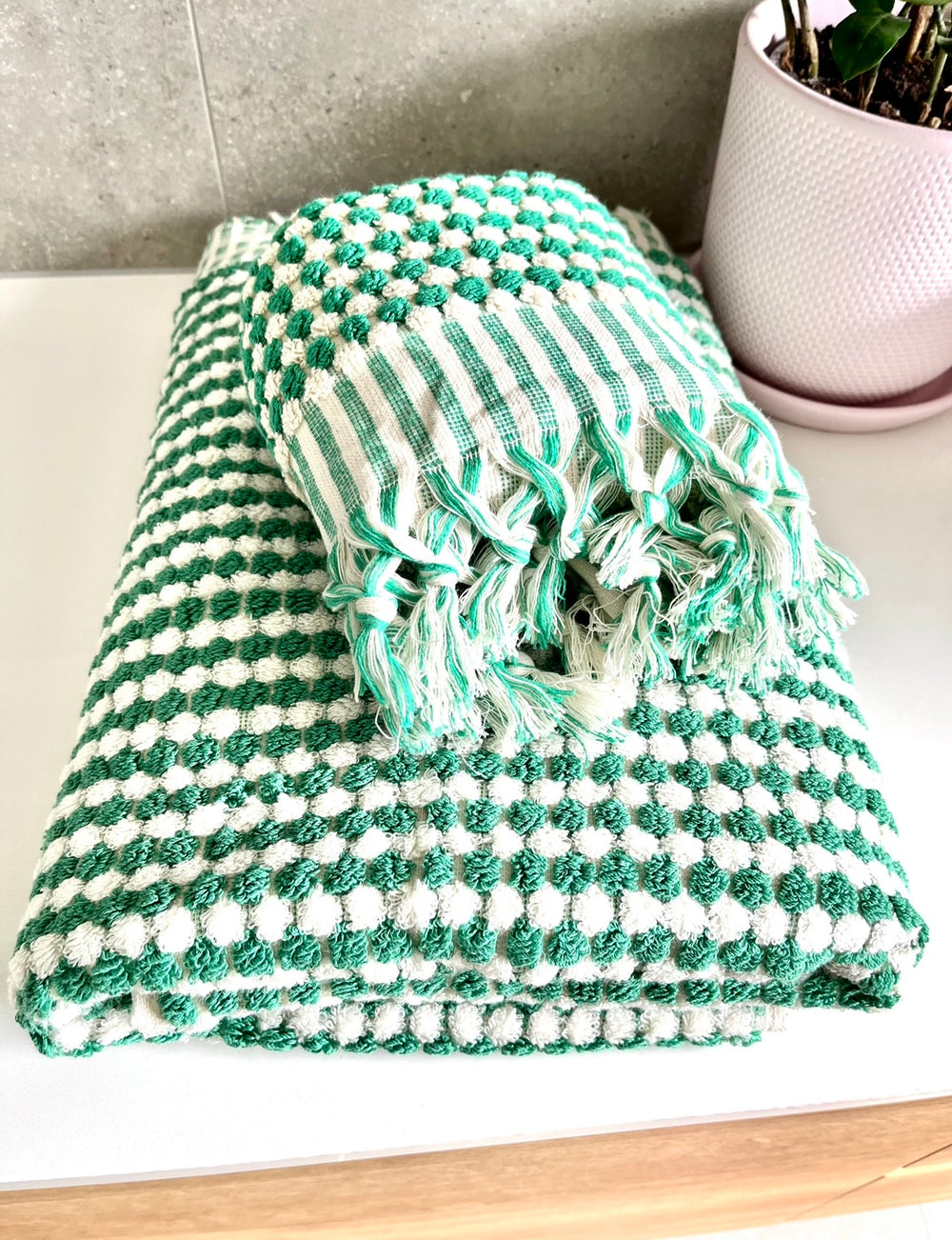 MINTIES Pom Pom Turkish Hand Towel
