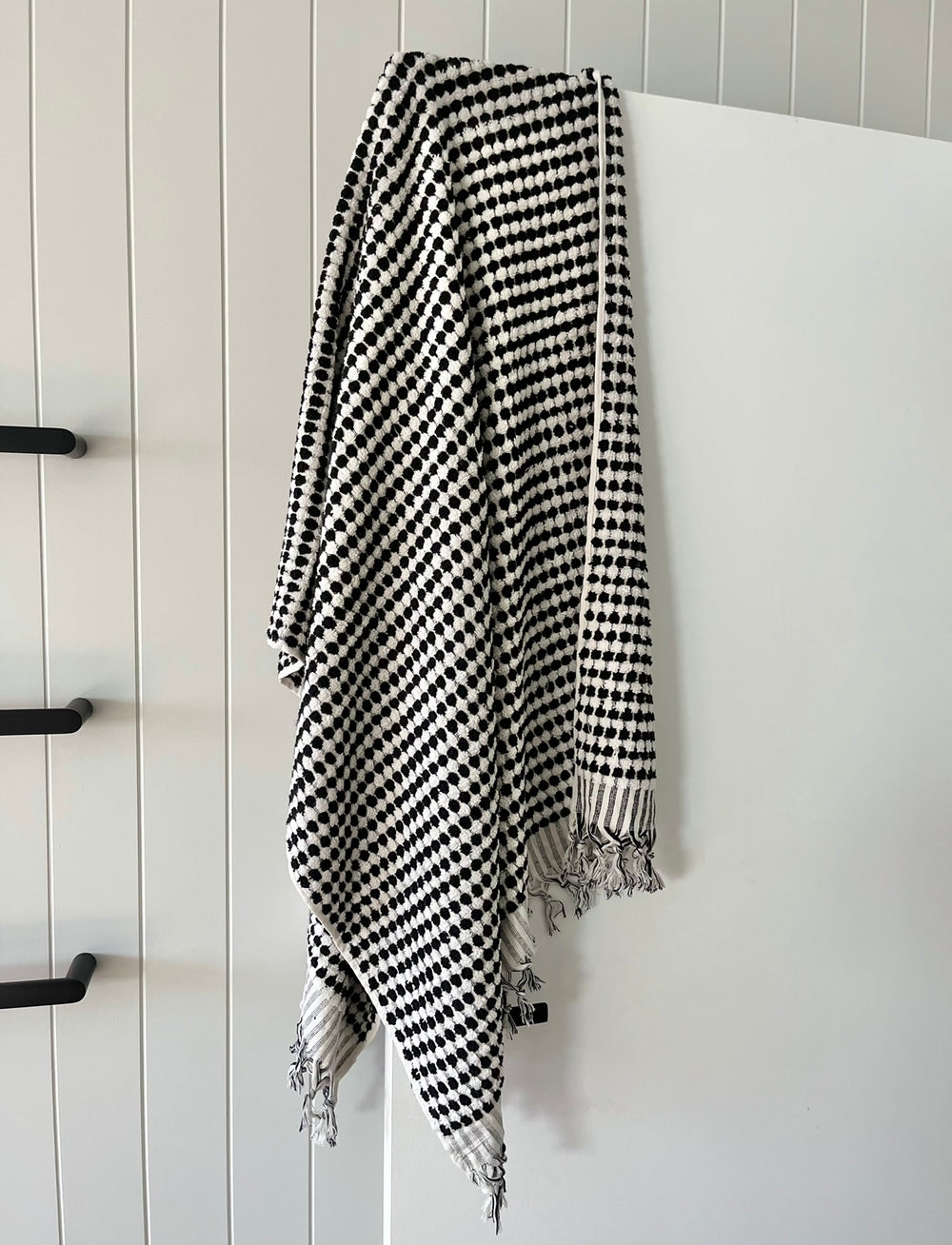 Black & White Pom Pom Turkish Bath Sheet Towel